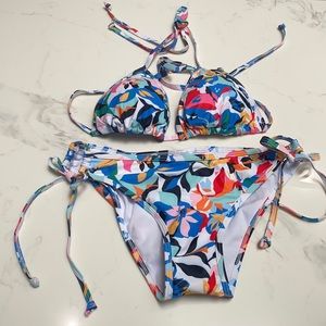 Bikini floral size small padded triangle top & bottoms sidetie scrunch butt